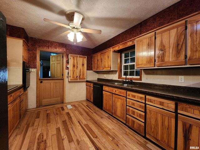 5628 COAL Street, Sesser, IL 62884