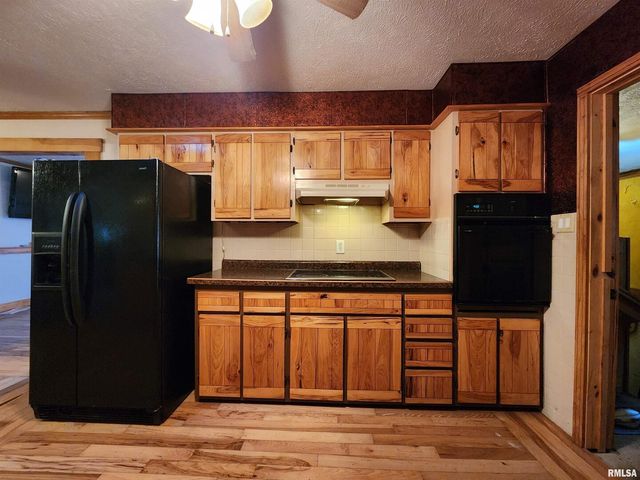 5628 COAL Street, Sesser, IL 62884