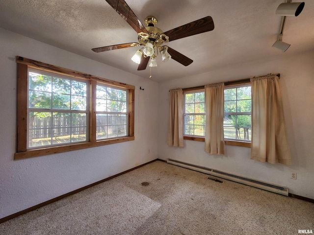 5628 COAL Street, Sesser, IL 62884