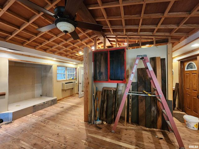 5628 COAL Street, Sesser, IL 62884