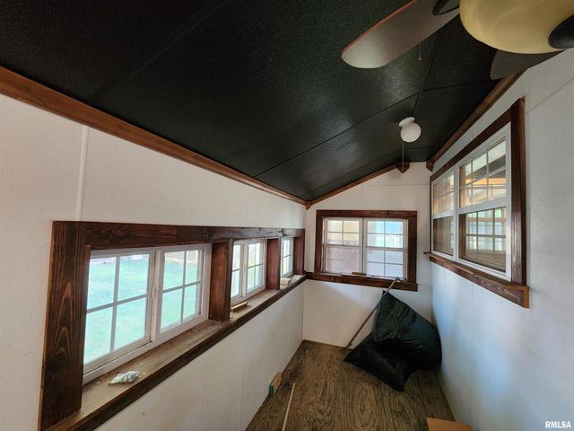 5628 COAL Street, Sesser, IL 62884