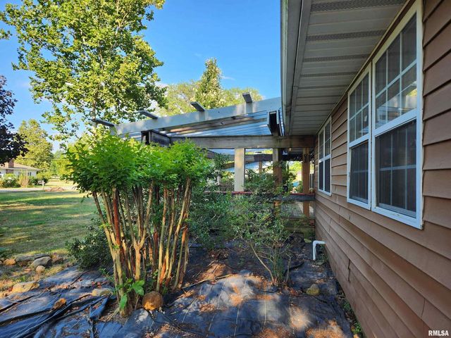 5628 COAL Street, Sesser, IL 62884