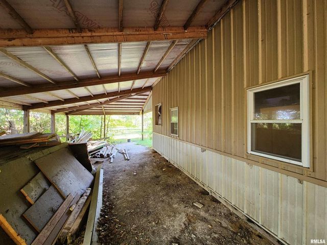 5628 COAL Street, Sesser, IL 62884