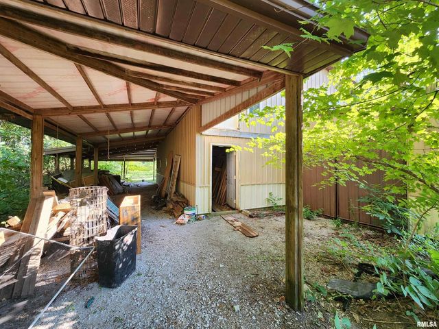 5628 COAL Street, Sesser, IL 62884