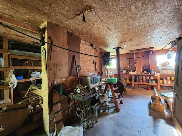 5628 COAL Street, Sesser, IL 62884