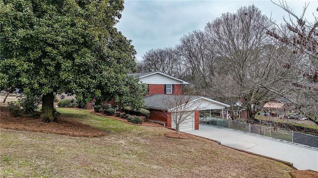 200 Cherry Hill Circle, Calhoun, GA 30701