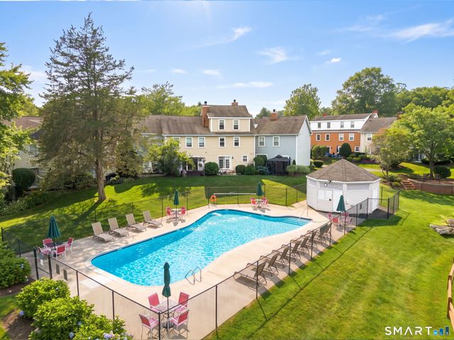 1 East Hayestown Road 33, Danbury, CT 06811