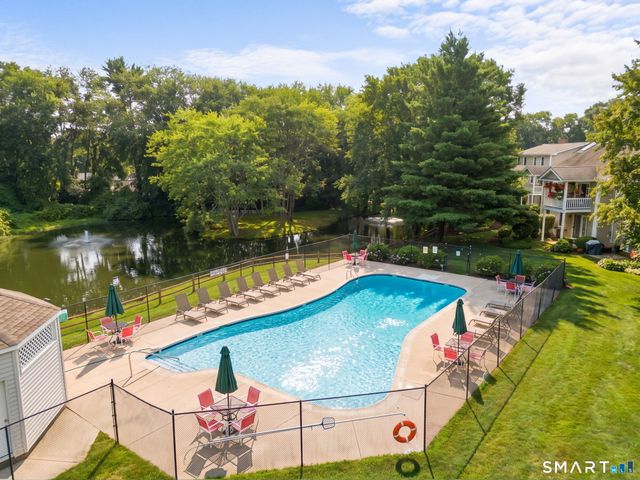 1 East Hayestown Road 33, Danbury, CT 06811