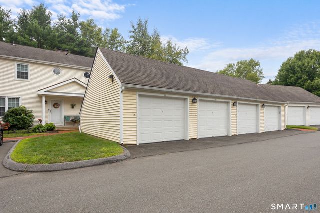 1 East Hayestown Road 33, Danbury, CT 06811