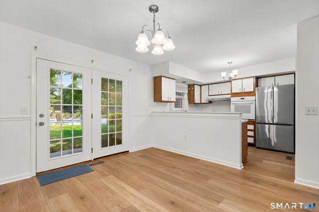 1 East Hayestown Road 33, Danbury, CT 06811