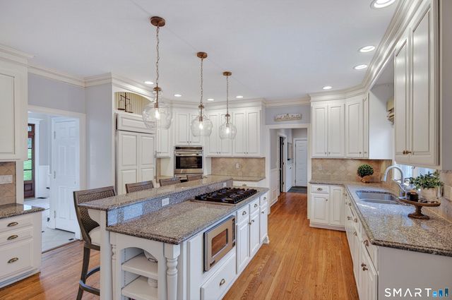 16 Farm Meadow Road, Newtown, CT 06470