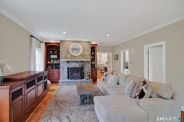 16 Farm Meadow Road, Newtown, CT 06470
