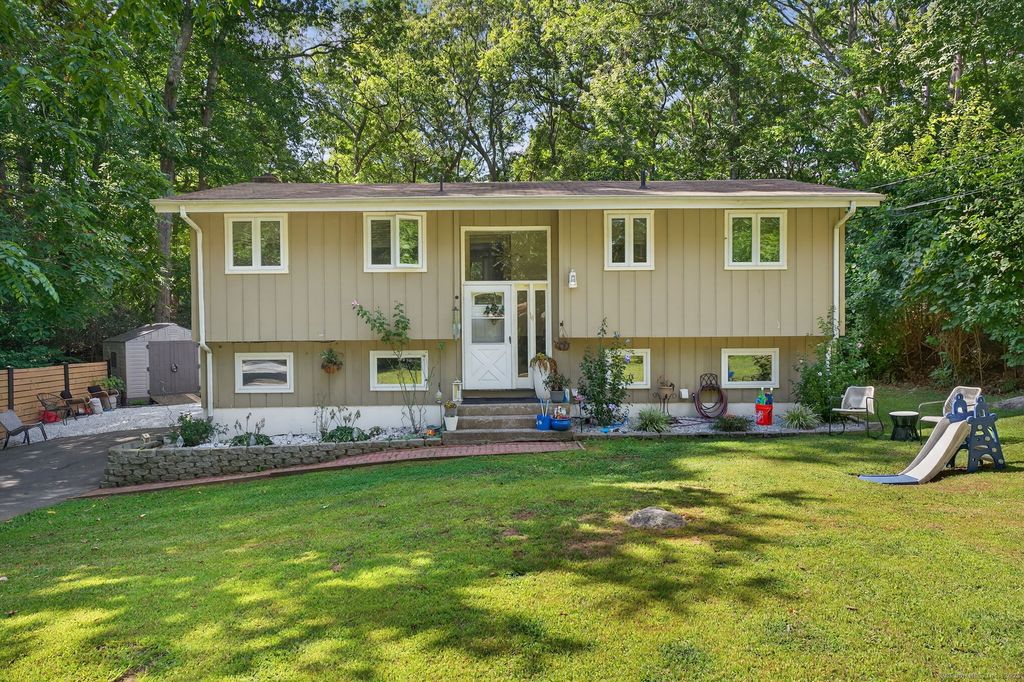14 Patricia Court, Ledyard, CT 06335