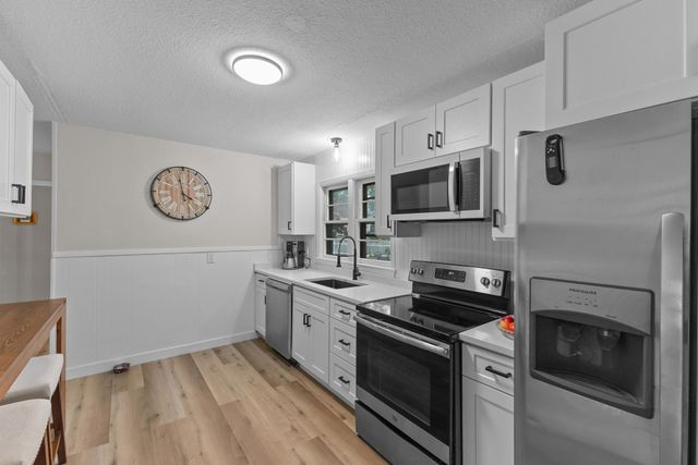 30 Bellridge Dr, Shrewsbury, MA 01545