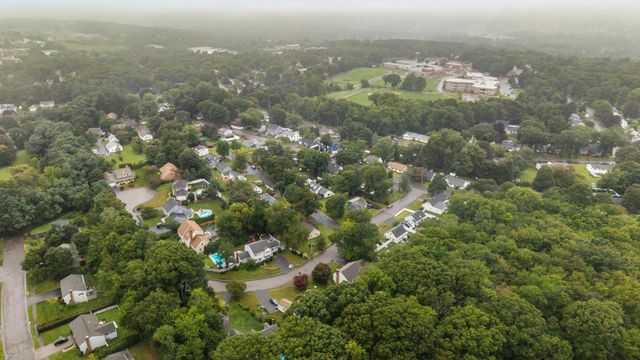 30 Bellridge Dr, Shrewsbury, MA 01545