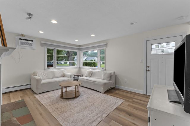 30 Bellridge Dr, Shrewsbury, MA 01545