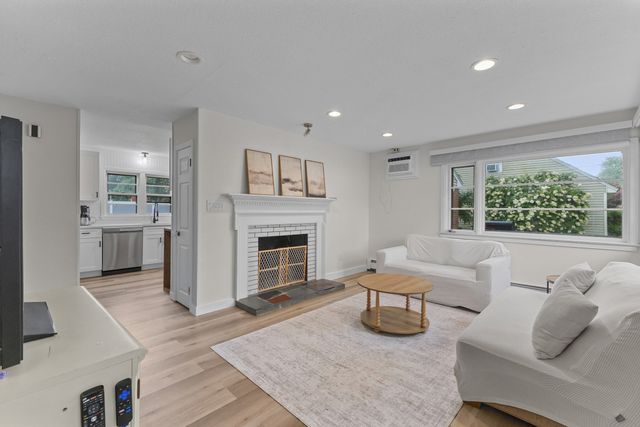 30 Bellridge Dr, Shrewsbury, MA 01545