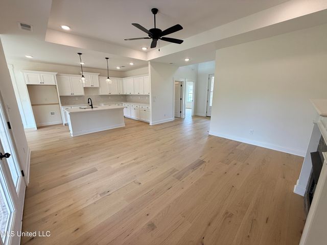 809 Wells Drive, Hernando, MS 38632