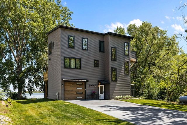 2754 HARBOR LIGHTS LANE, Suamico, WI 54173