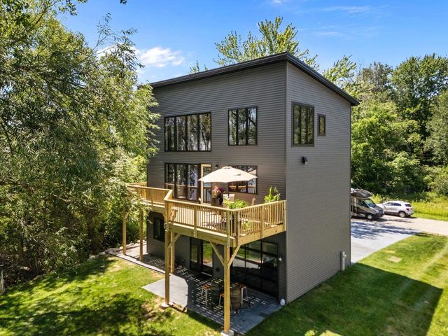 2754 HARBOR LIGHTS LANE, Suamico, WI 54173