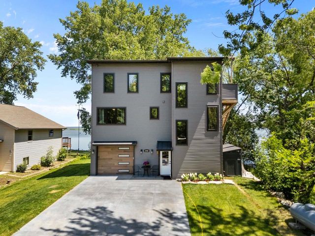 2754 HARBOR LIGHTS LANE, Suamico, WI 54173