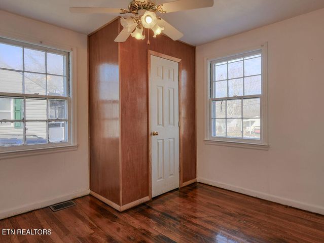 1937 W Gilbert Lane, Knoxville, TN 37920