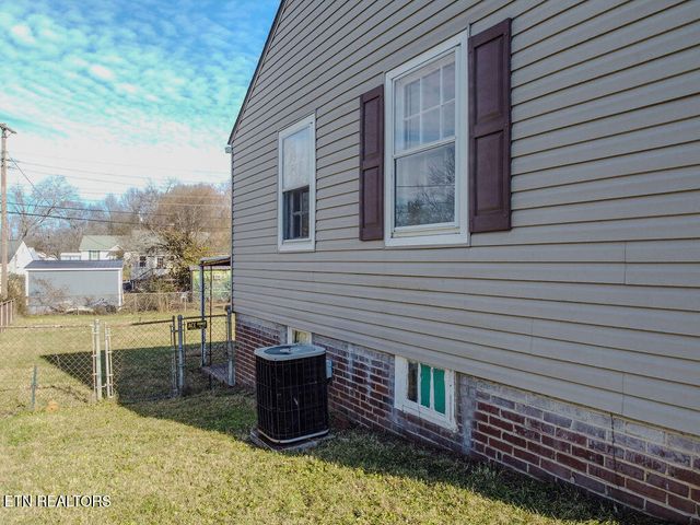 1937 W Gilbert Lane, Knoxville, TN 37920