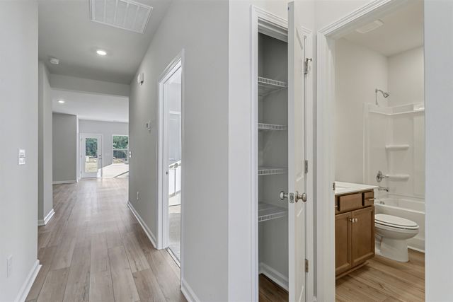 1118 Hainer Place Dr, Conway, SC 29526