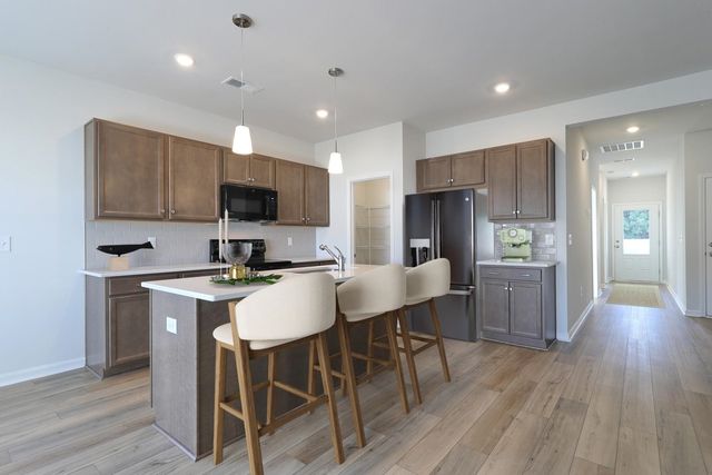 1118 Hainer Place Dr, Conway, SC 29526