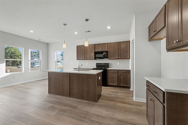 1118 Hainer Place Dr, Conway, SC 29526