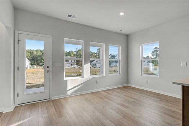 1118 Hainer Place Dr, Conway, SC 29526