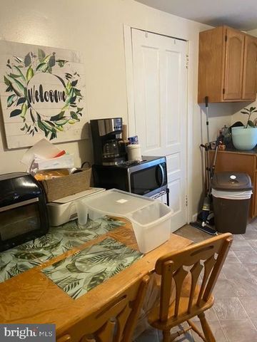 1326 STATE ST, Harrisburg, PA 17103