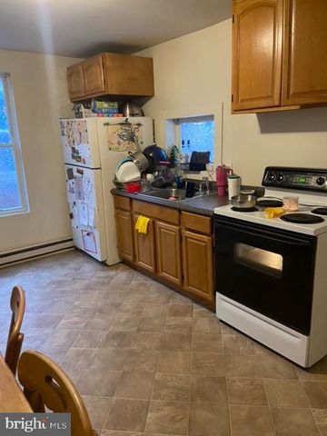 1326 STATE ST, Harrisburg, PA 17103