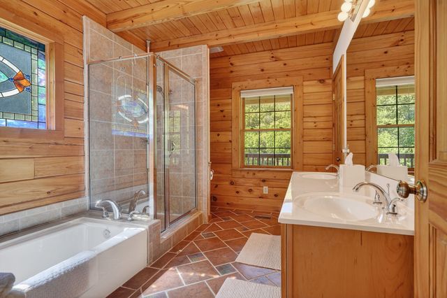 110 Baymont Dr, Lancaster, TN 38569