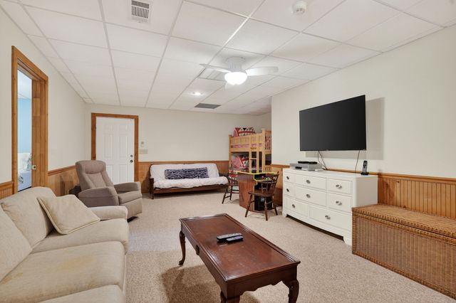 110 Baymont Dr, Lancaster, TN 38569