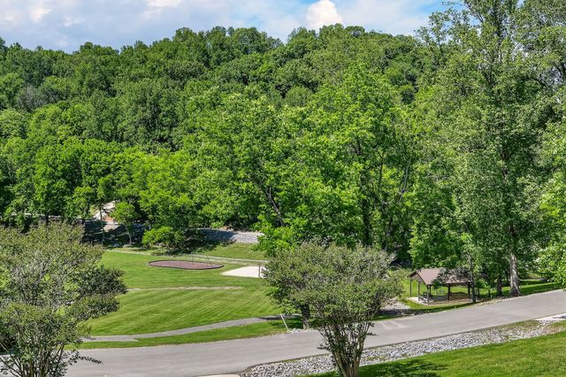 110 Baymont Dr, Lancaster, TN 38569
