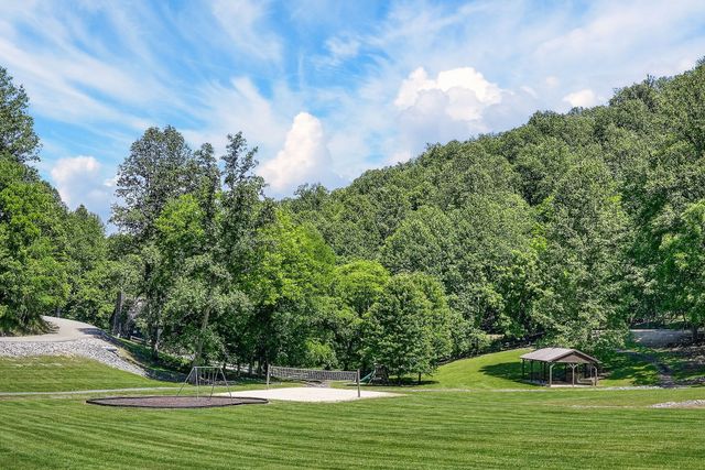 110 Baymont Dr, Lancaster, TN 38569