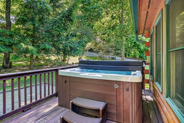 110 Baymont Dr, Lancaster, TN 38569