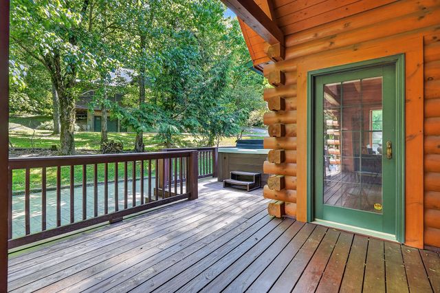 110 Baymont Dr, Lancaster, TN 38569