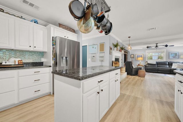 10015 DAISY Avenue, Palm Beach Gardens, FL 33410