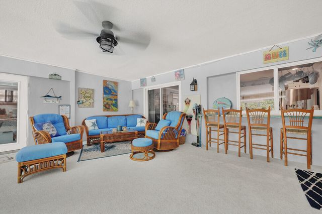 10015 DAISY Avenue, Palm Beach Gardens, FL 33410