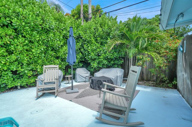 10015 DAISY Avenue, Palm Beach Gardens, FL 33410