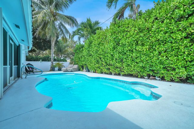 10015 DAISY Avenue, Palm Beach Gardens, FL 33410