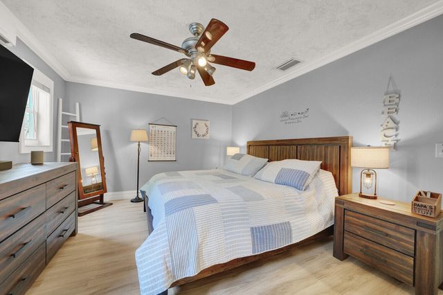 10015 DAISY Avenue, Palm Beach Gardens, FL 33410