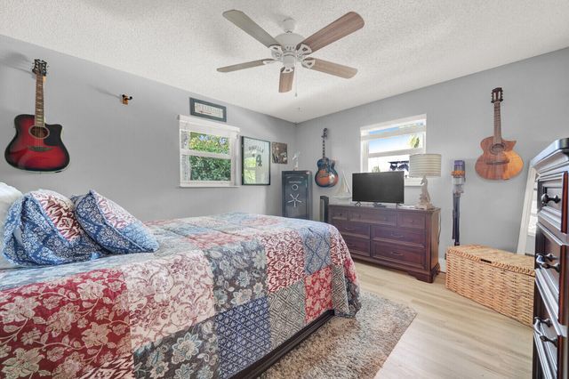 10015 DAISY Avenue, Palm Beach Gardens, FL 33410