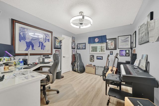 10015 DAISY Avenue, Palm Beach Gardens, FL 33410