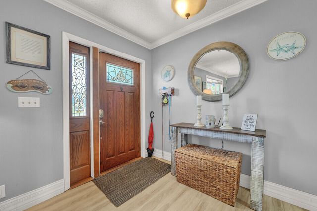 10015 DAISY Avenue, Palm Beach Gardens, FL 33410