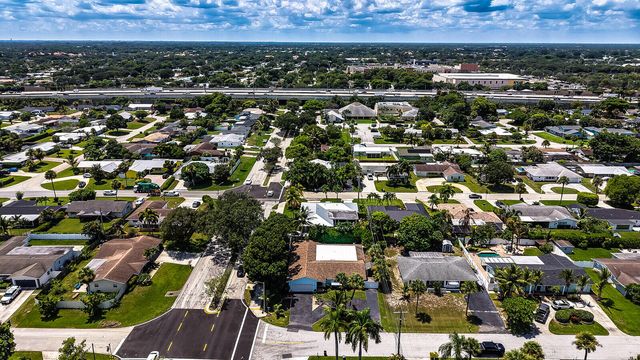 10015 DAISY Avenue, Palm Beach Gardens, FL 33410