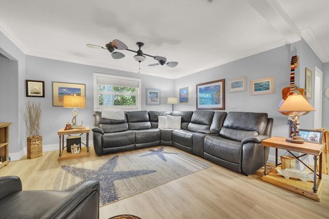 10015 DAISY Avenue, Palm Beach Gardens, FL 33410