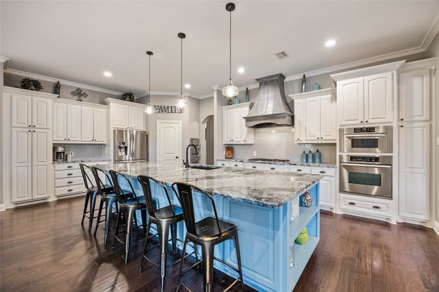 228 Crystal Court, Heath, TX 75032